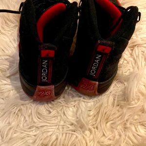 JORDAN 5.5Y about a 7-7.5 in Women’s